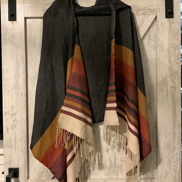 Garage shall with hood - Picture 1 of 1